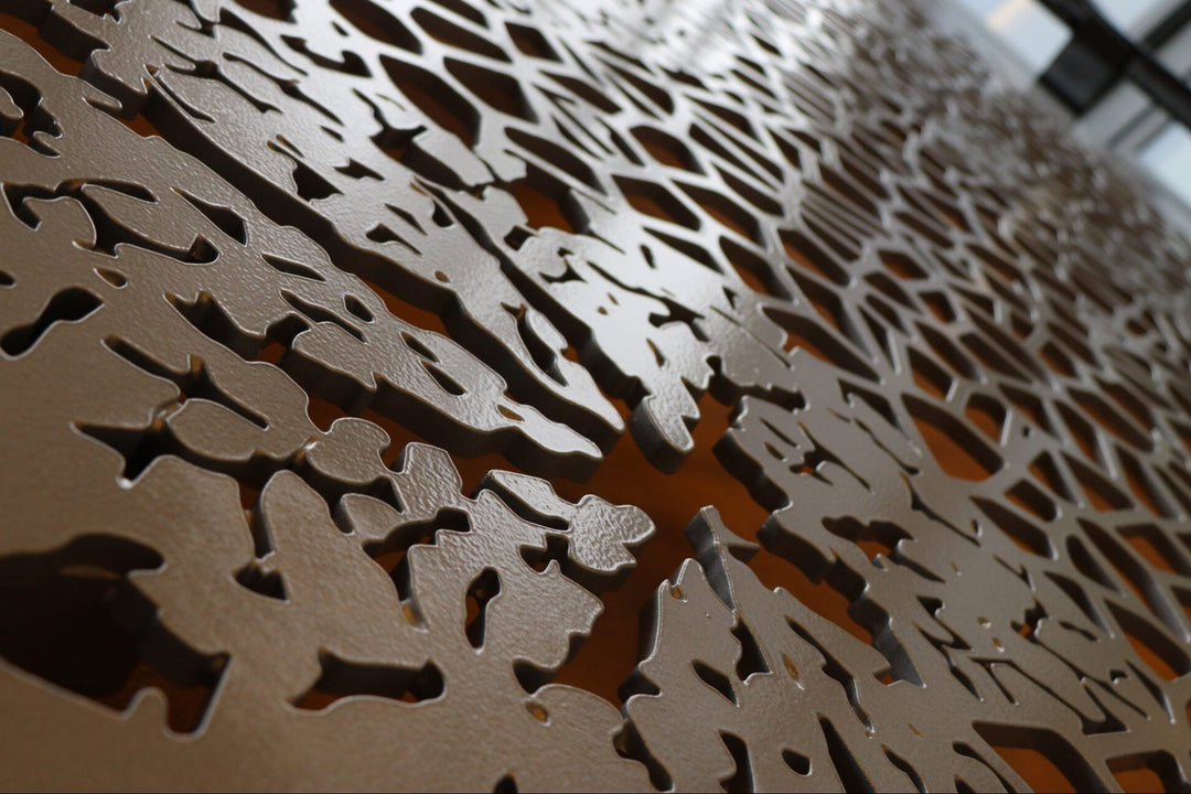 Waarom populieren multiplex met zwarte 2K afwerking voor wanddecoratie