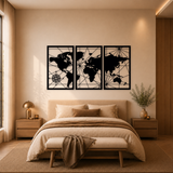 3-delige zwarte houten wereldkaart wanddecoratie boven bed in warme slaapkamer